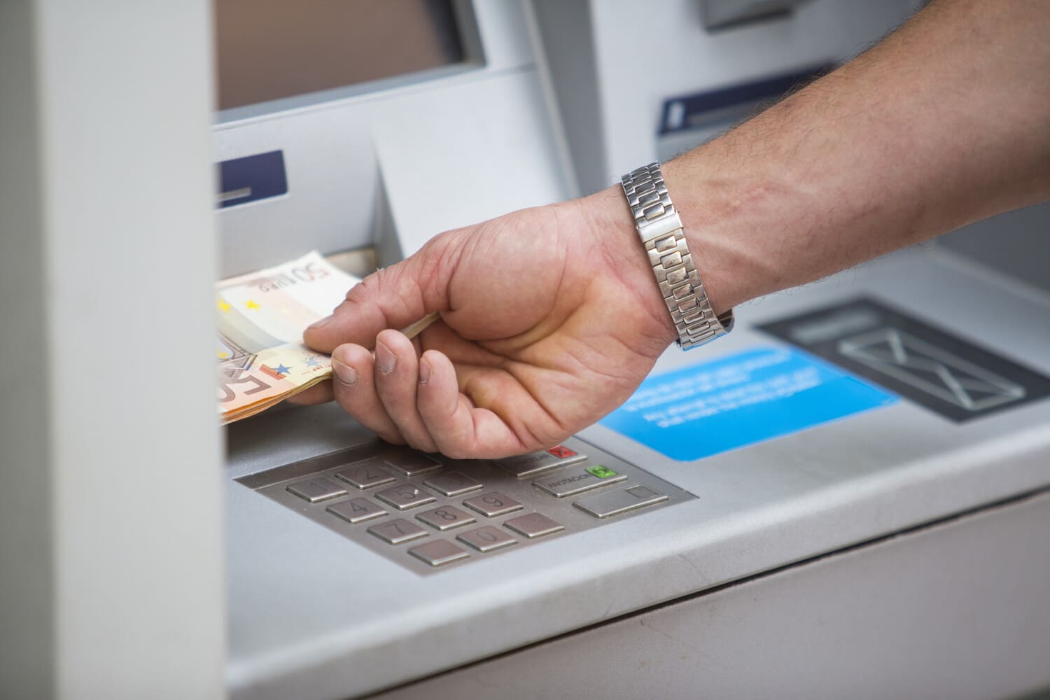 distributeurs de billets